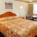 Econo Lodge Airport