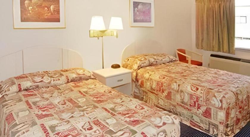Hotel Econo Airport