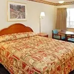 Econo Lodge Airport
