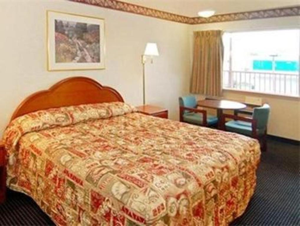 Hotel Econo Airport